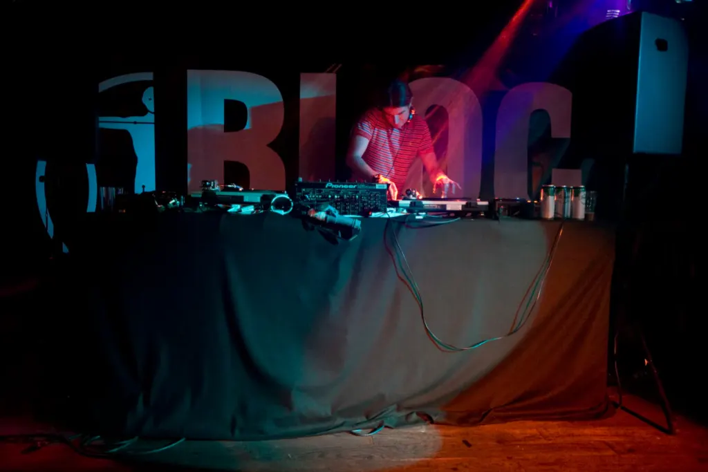 Bloc Weekend 2009 — documentary, event and music photograph in Minehead, Somerset, UK, frame 27 of 114.